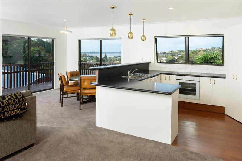 25 Bateleur Close, Welcome Bay, Tauranga - Carousel 1