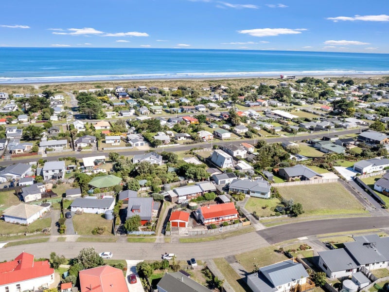 10 Taonui Street, Waitarere Beach, Levin - Carousel 35