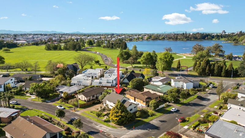 83 Gilbass Avenue, Hamilton Lake, Hamilton - Carousel 2