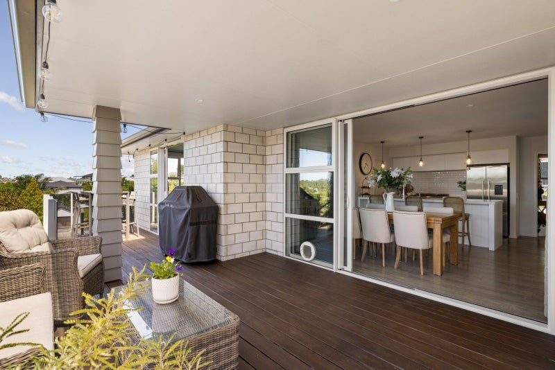 32 Harbelle Close, Bethlehem, Tauranga - Carousel 1