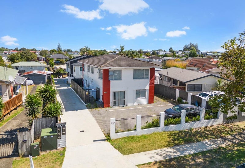 254 Buckland Road, Māngere East, Auckland - Carousel 1