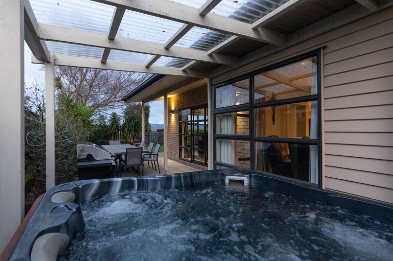 39 Tennyson Avenue, Kelvin Grove, Palmerston North - Carousel 2