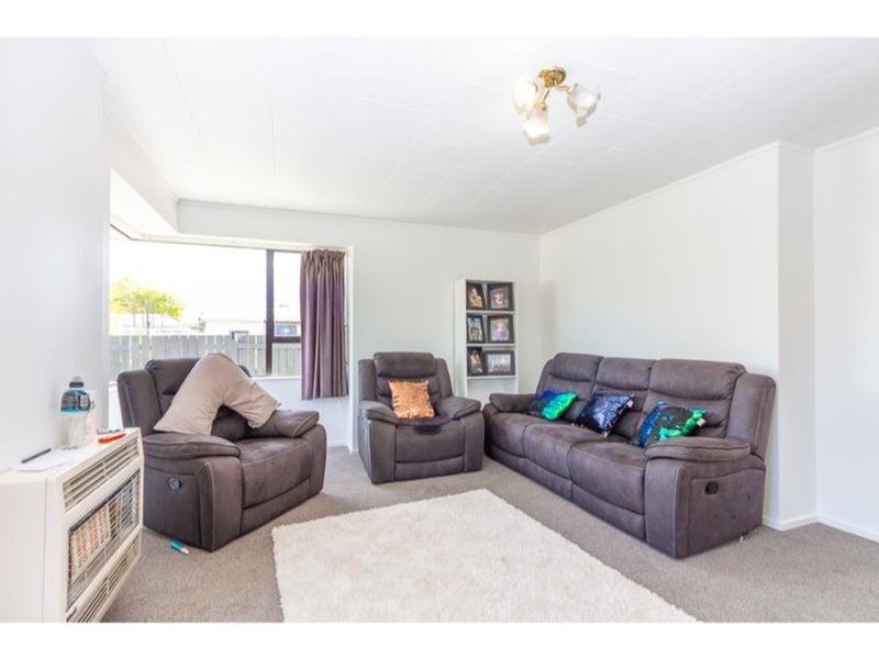10A Cedar Grove, Highbury, Palmerston North - Carousel 2