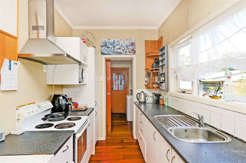 1311 Jubilee Street, Mayfair, Hastings - Carousel 2