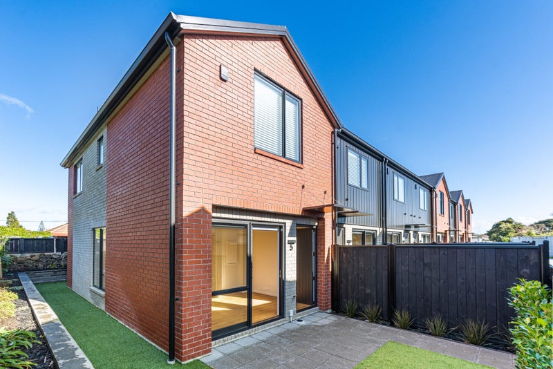 1/7 Boyd Avenue, Mangere Bridge, Auckland - Carousel 1