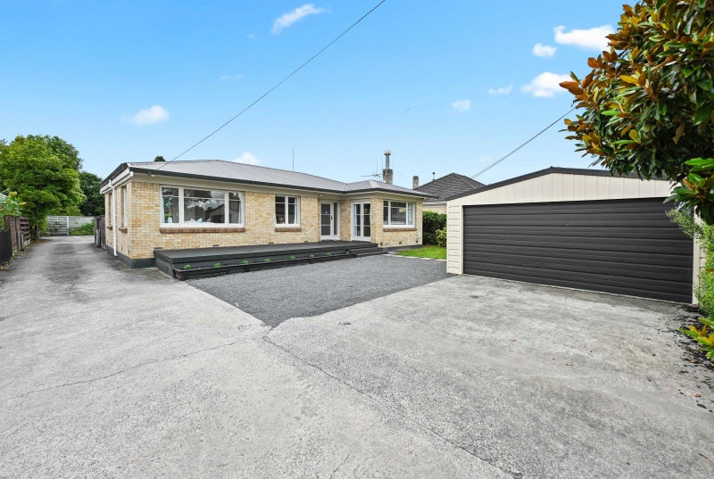 224 Fox Street, Hamilton East, Hamilton - Carousel 1