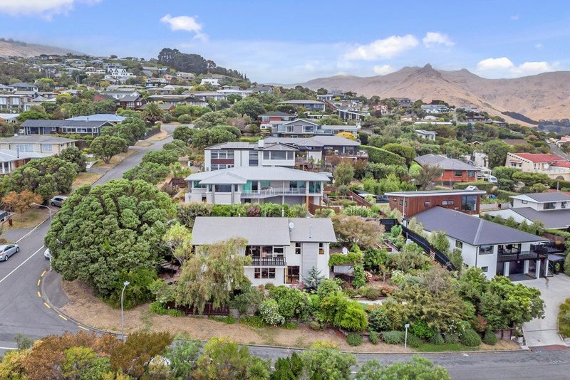 273 Cannon Hill Crescent, Mount Pleasant, Christchurch - Carousel 2