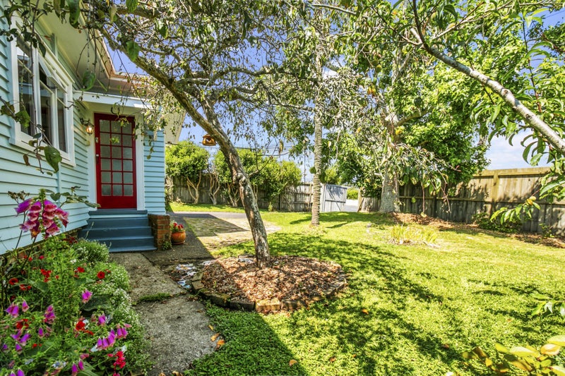 116 Rosier Road, Glen Eden, Auckland - Carousel 1