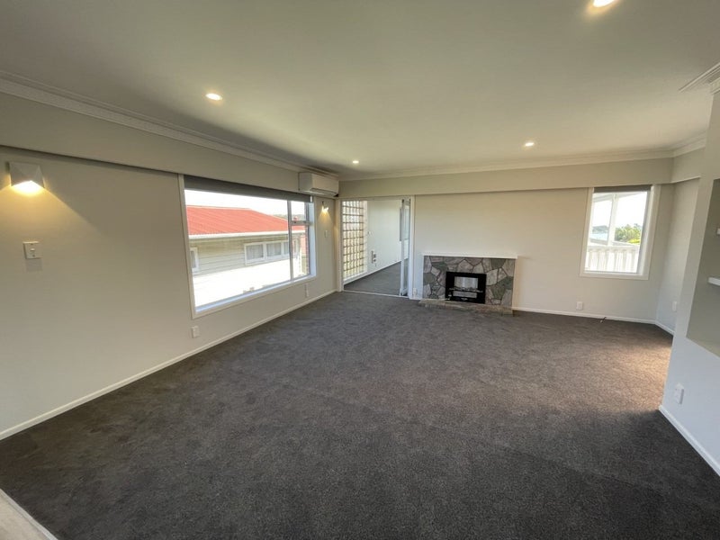 27 Mana View Road, Paremata, Porirua - Carousel 2