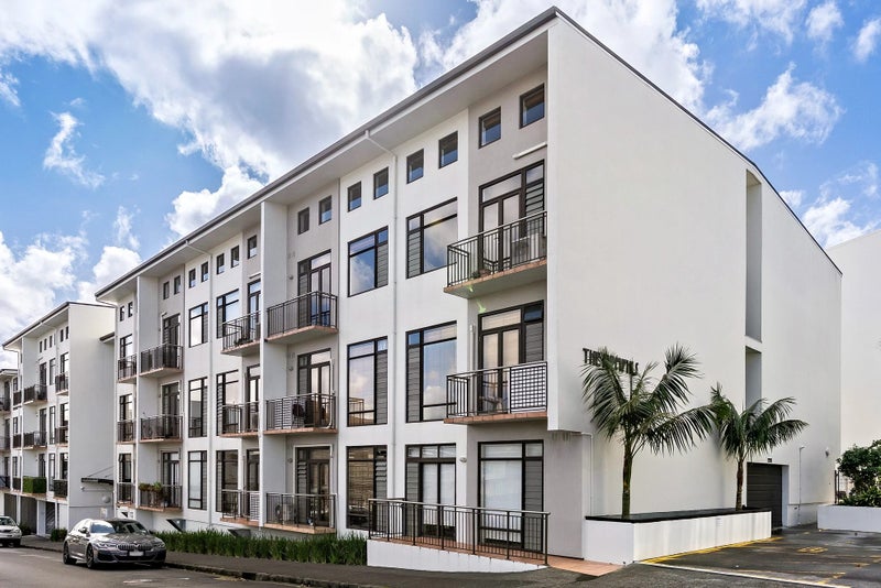 2F/5 Charlotte Street, Eden Terrace, Auckland - Carousel 1