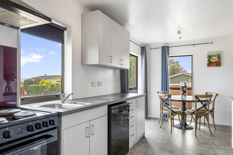 30 Frederick Street, Two Mile Bay, Taupo - Carousel 1