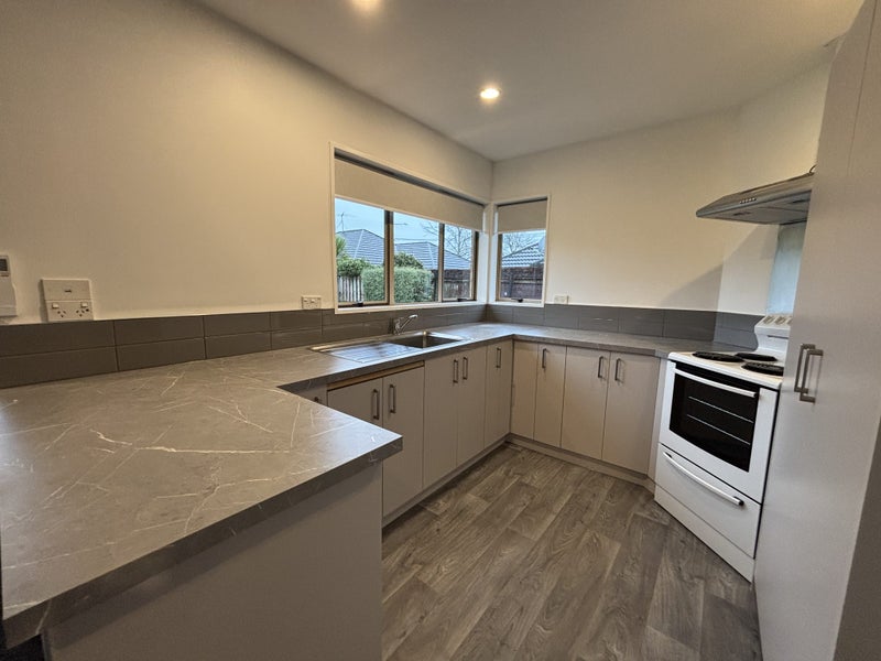 16A Gamblins Road, Saint Martins, Christchurch - Carousel 1