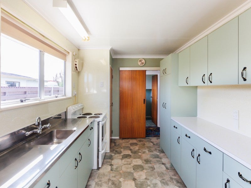 11 Cecil Place, Cloverlea, Palmerston North - Carousel 2