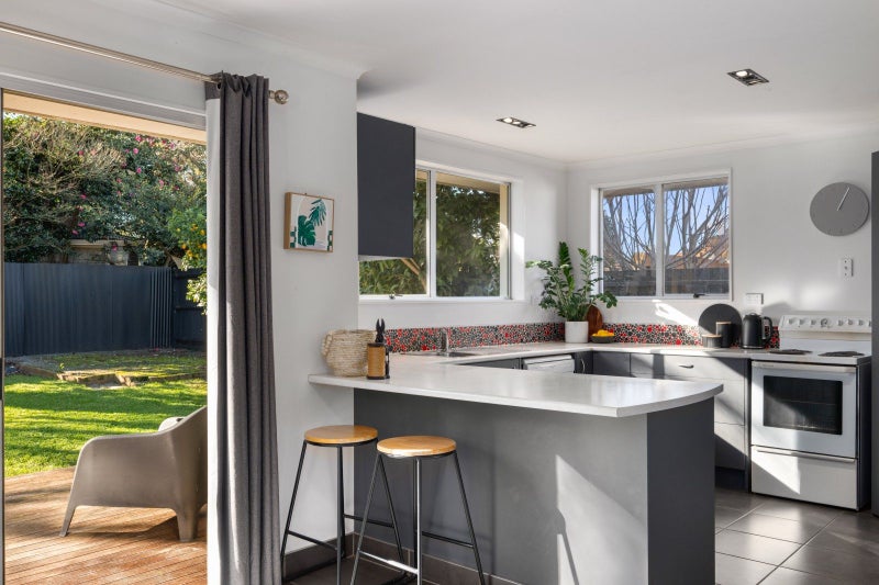 163 Budge Street, Riversdale, Blenheim - Carousel 2