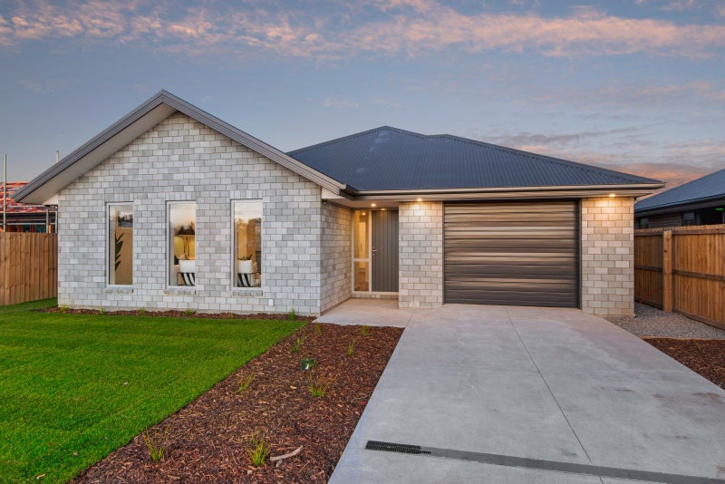 3 Gallop Lane, Yaldhurst, Christchurch - Carousel 1