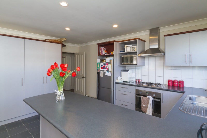 32 Moana Grove, Waiwhetu, Lower Hutt - Carousel 2