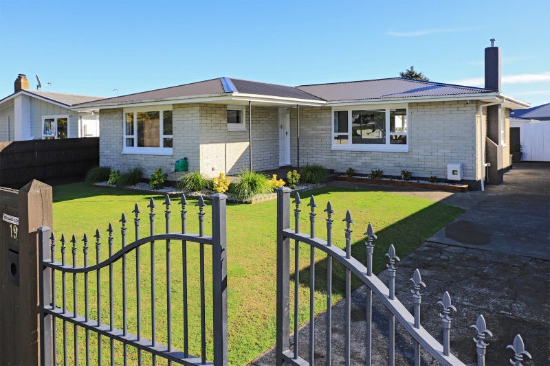 19 Davidson Avenue, Pirimai, Napier - Carousel 1