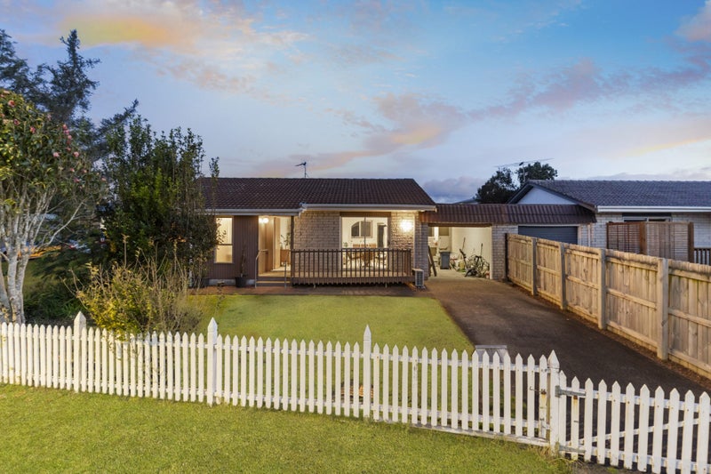 2/558 Swanson Road, Ranui, Auckland - Carousel 1