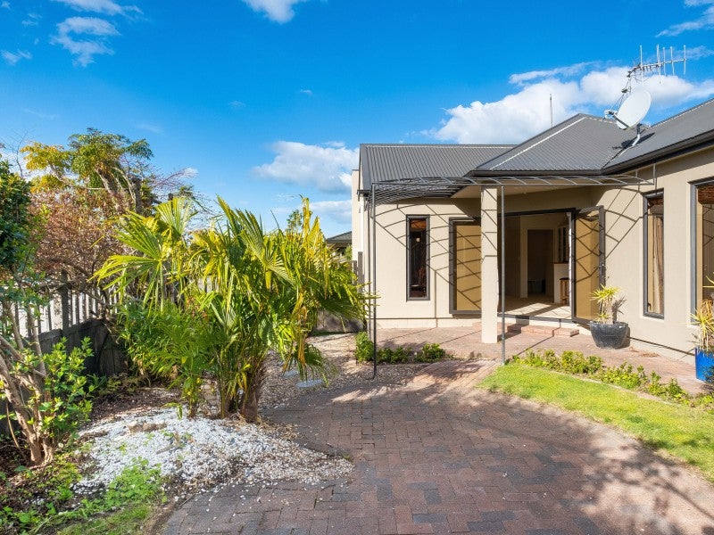10 Montpelier Drive, Taradale, Napier - Carousel 16