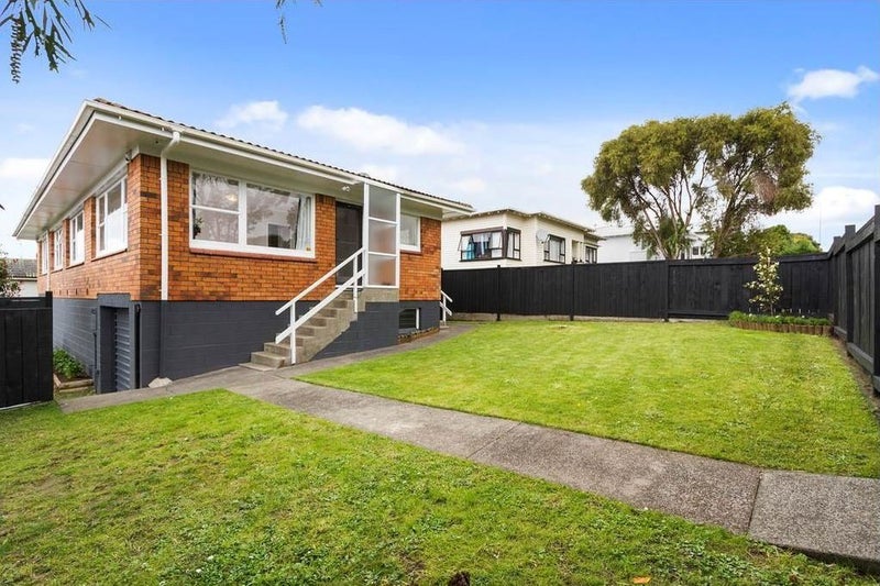 670 Sandringham Road, Sandringham, Auckland - Carousel 2