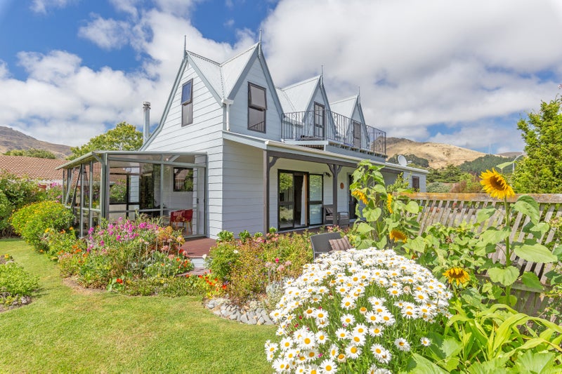 11 Warner Place, Heathcote Valley, Christchurch - Carousel 2