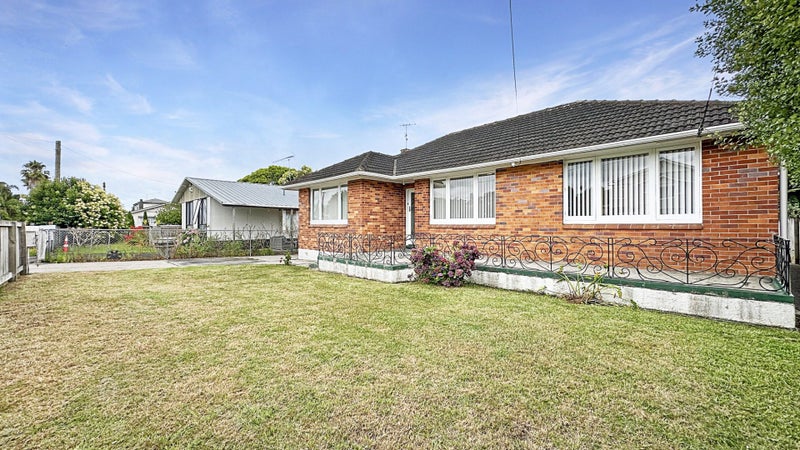 29 Levonia Street, Morningside, Auckland - Carousel 2