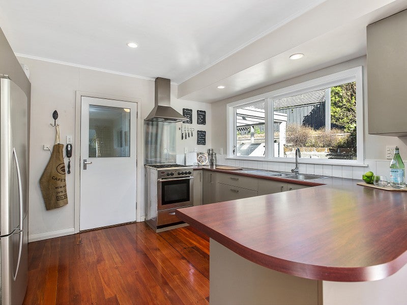 19 Seaforth Terrace, Karori, Wellington - Carousel 24