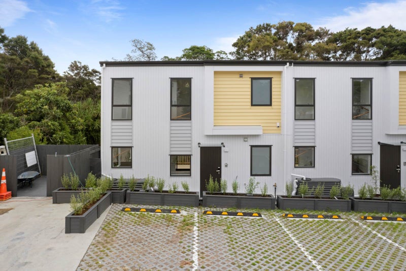 2/22 Spinella Drive, Bayview, Auckland - Carousel 2