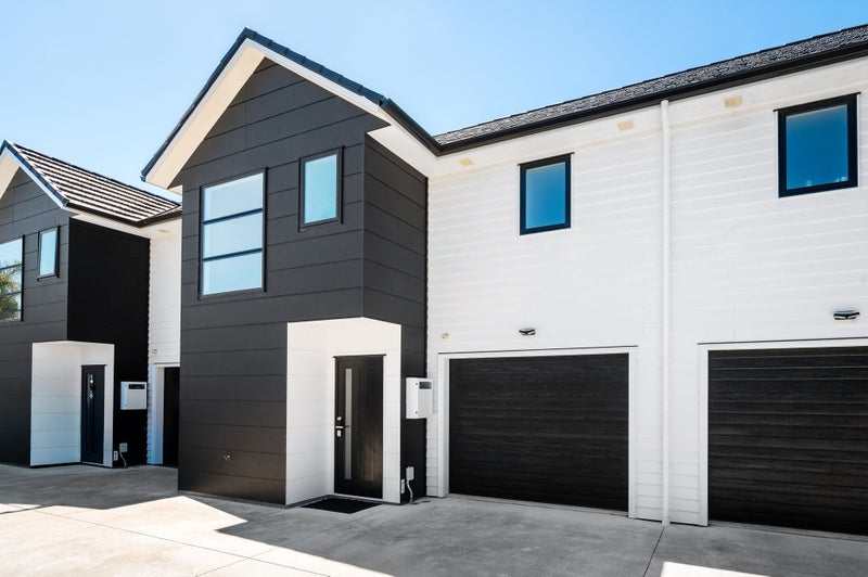 2/19 Dowding Street, Melville, Hamilton - Carousel 1