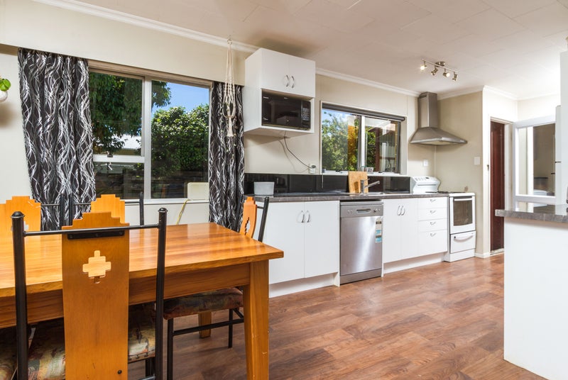 8 Wilde Avenue, Richmond - Carousel 2