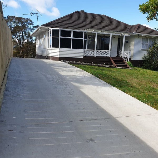 28 Taupo Street, Green Bay, Auckland - Carousel 1