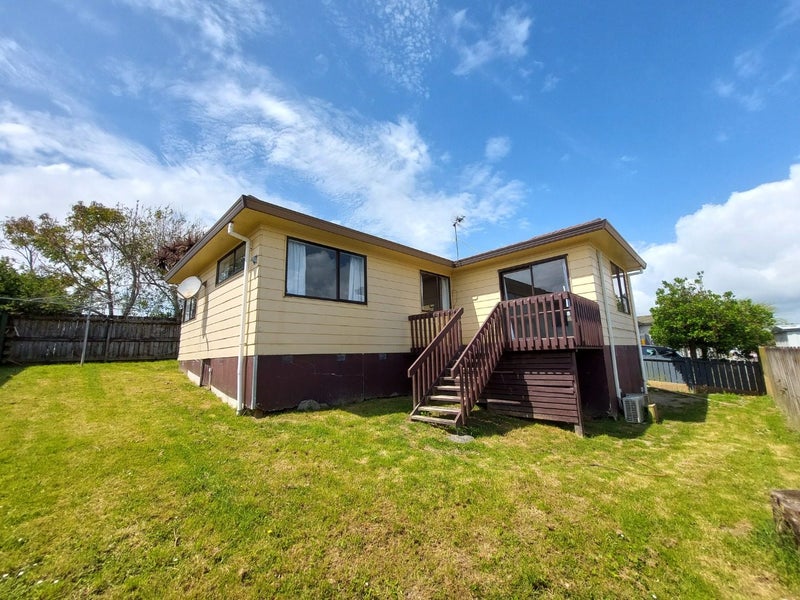 2/19 Silver Creek Road, Weymouth, Auckland - Carousel 2