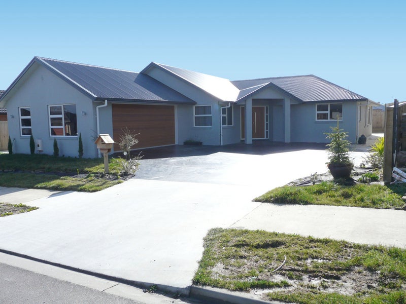 17 Compton Grove, Huntington, Hamilton - Carousel 1