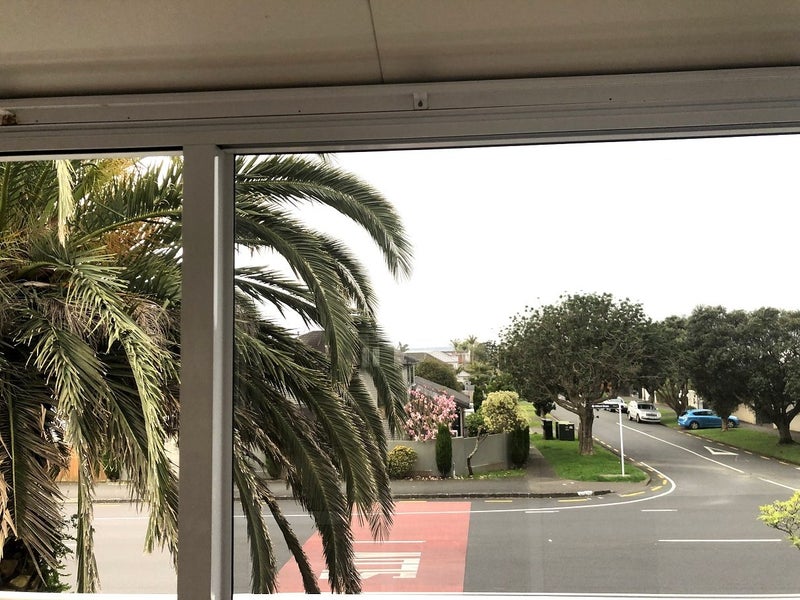2 Sylvan Park Avenue, Milford, Auckland - Carousel 18