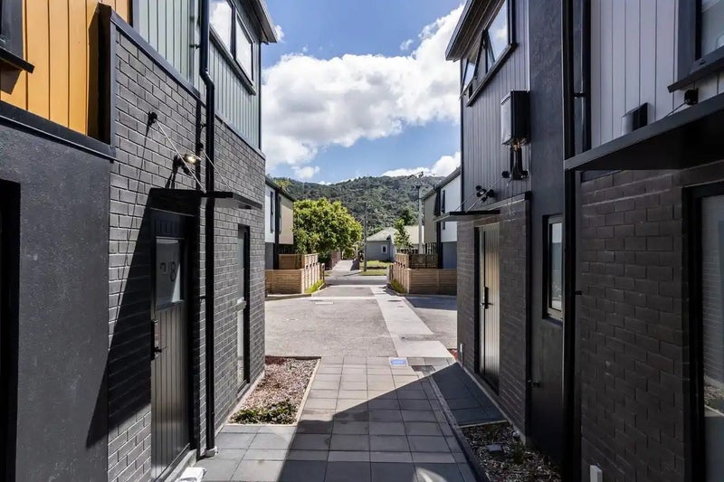 5/8 Victoria Street, Ebdentown, Upper Hutt - Carousel 11