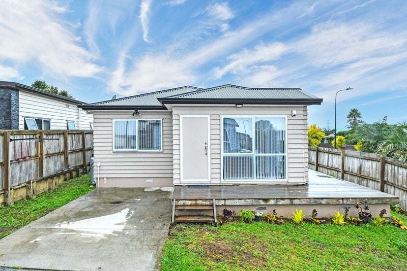 39A Senator Drive, Manurewa, Auckland - Carousel 1