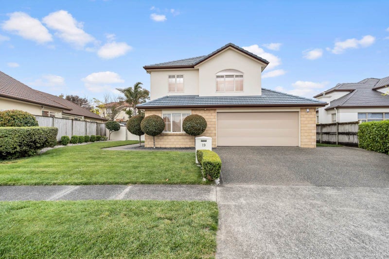 19 Carousel Crescent, East Tamaki Heights, Auckland - Carousel 1