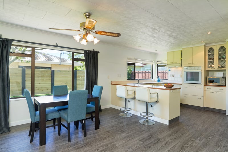 243B Warwick Road, Mayfair, Hastings - Carousel 2