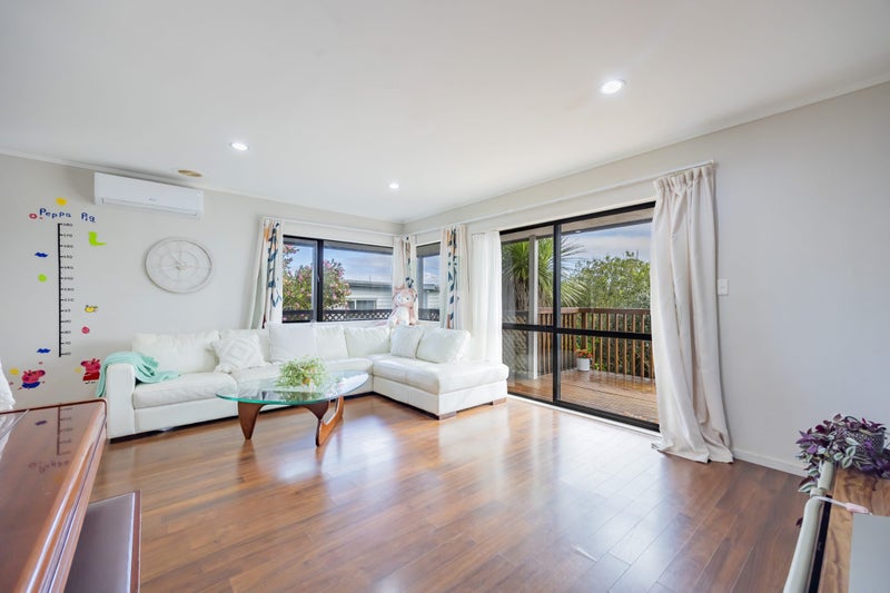 2/16 James Street, Bayview, Auckland - Carousel 1