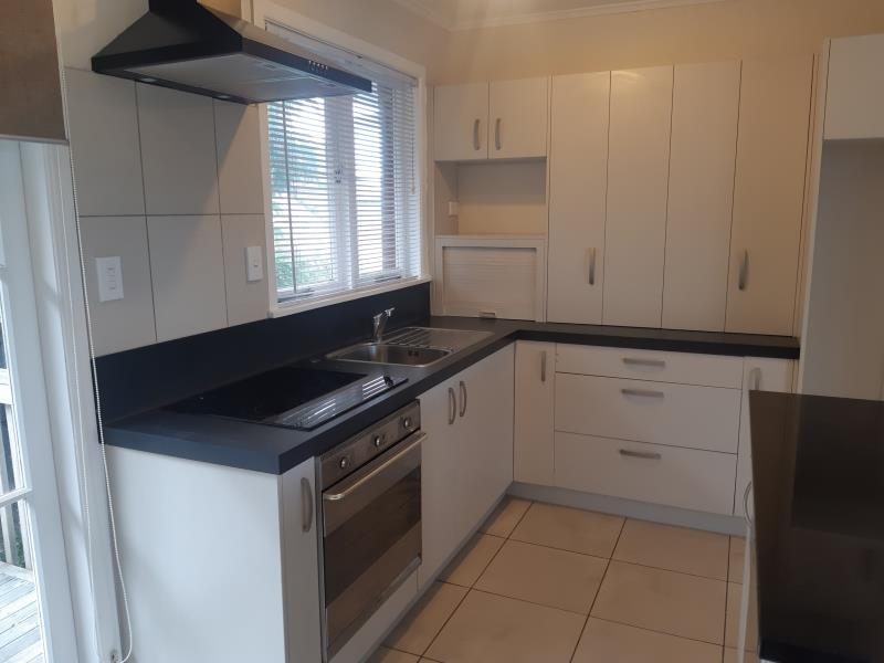 2/15 East Coast Road, Milford, Auckland - Carousel 1