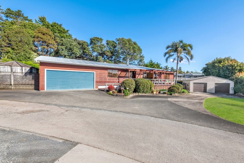 5 Lomeer Way, Beachlands, Auckland - Carousel 1