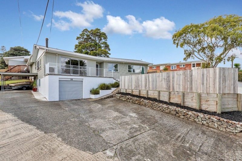 35 CARR ST, KAMO, WHANGAREI - Carousel 1