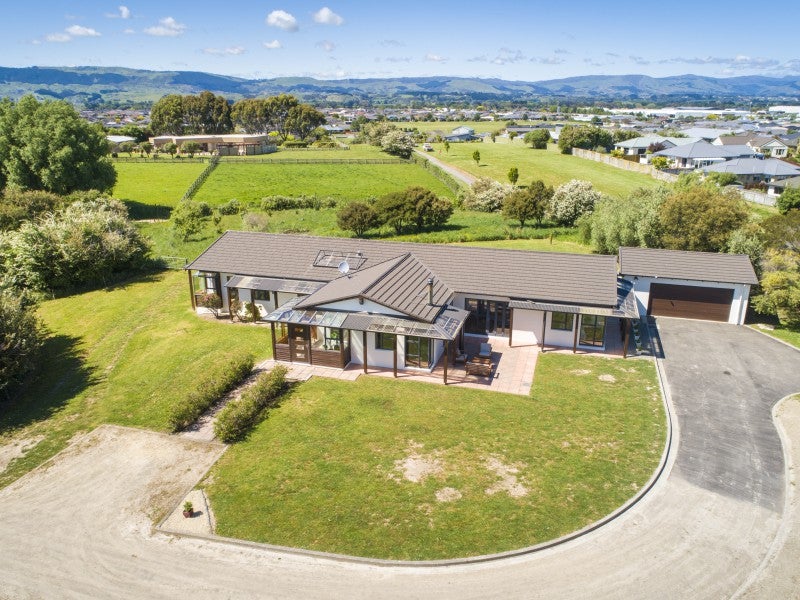 32 Schnell Drive, Kelvin Grove, Palmerston North - Carousel 21