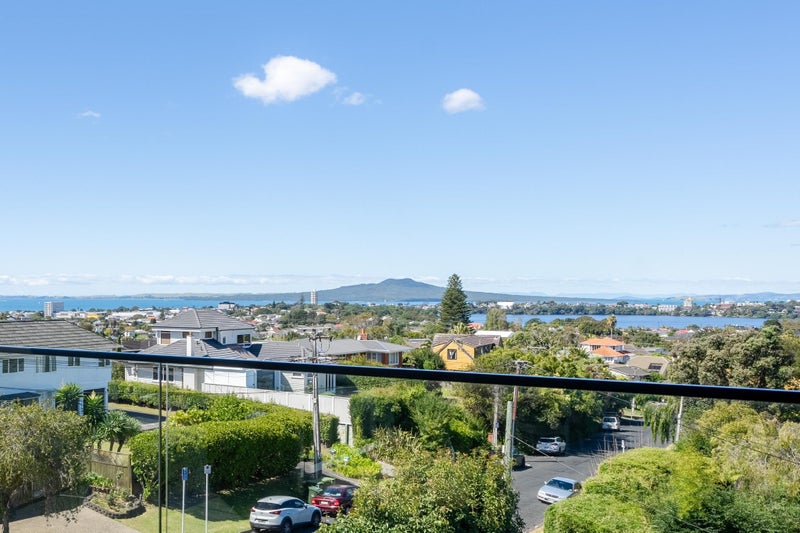 40A Belmont Terrace, Milford, Auckland - Carousel 1