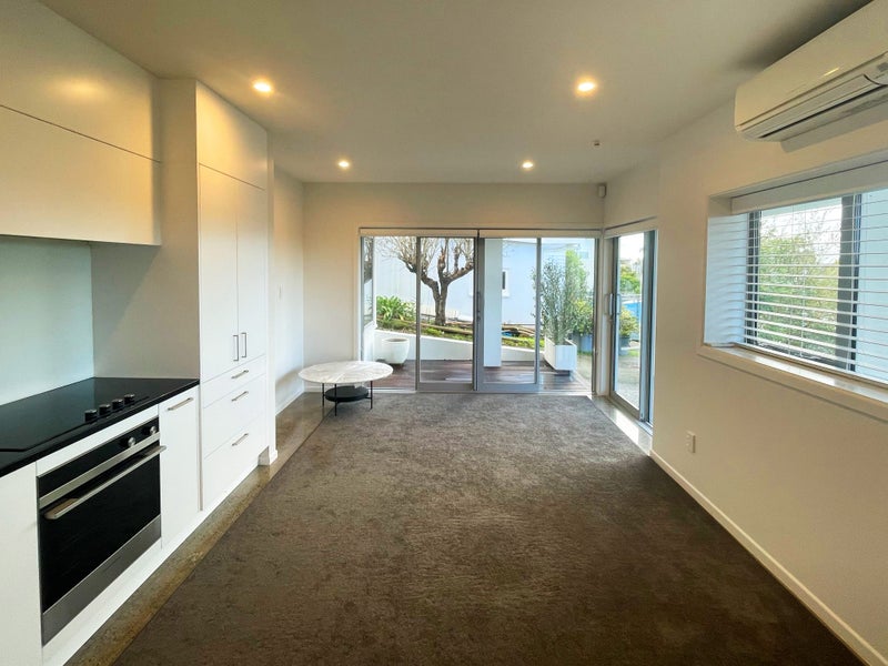 26 City View Terrace, Birkenhead, Auckland - Carousel 2