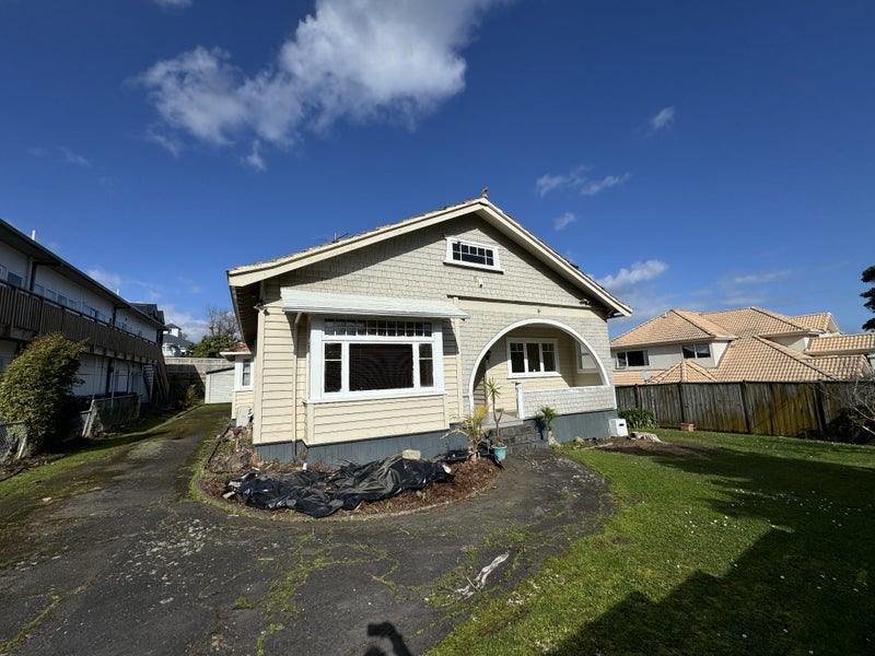 18 Green Lane East, Remuera, Auckland - Carousel 2