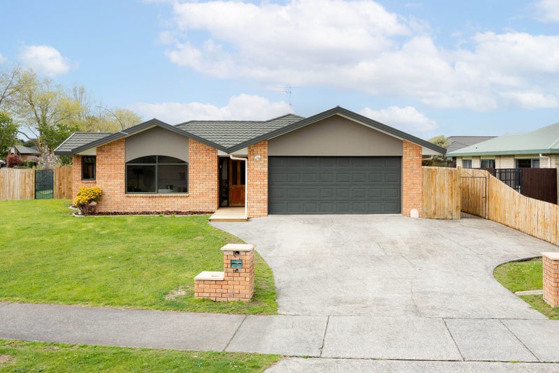 11 Tuirangi Street, Flagstaff, Hamilton - Carousel 1