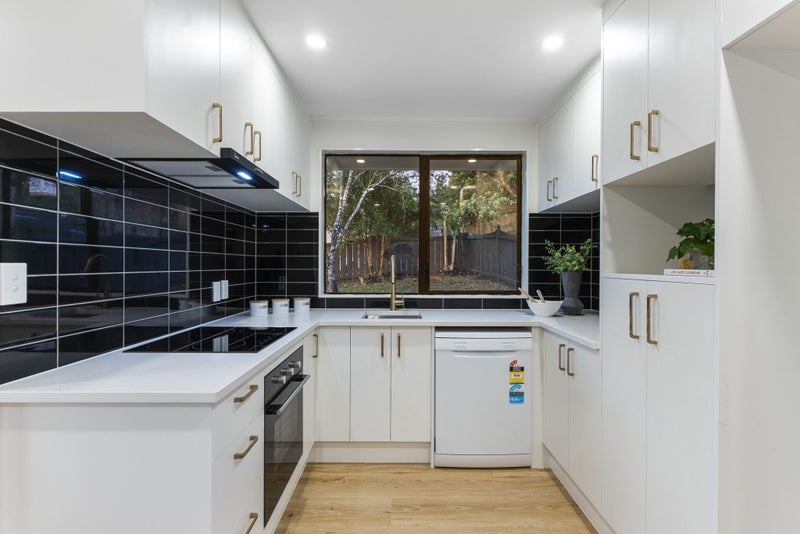 1/151 Spinella Drive, Bayview, Auckland - Carousel 2