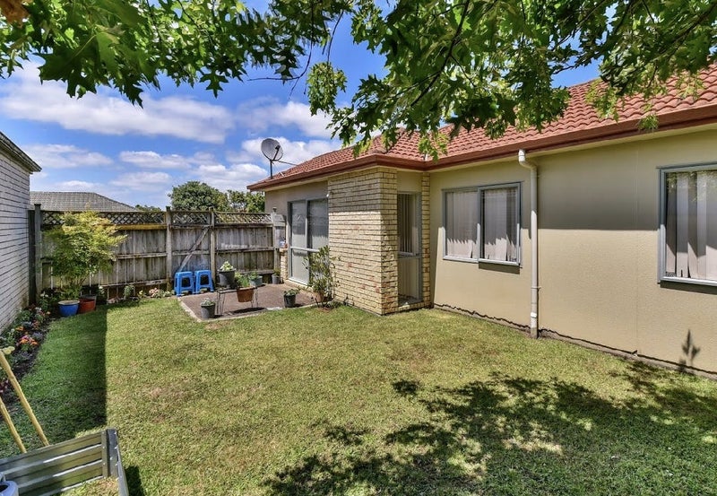 11 Ashmere Lane, Weymouth, Auckland - Carousel 2