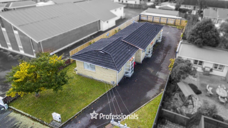 31 Islington Street, Trentham, Upper Hutt - Carousel 1
